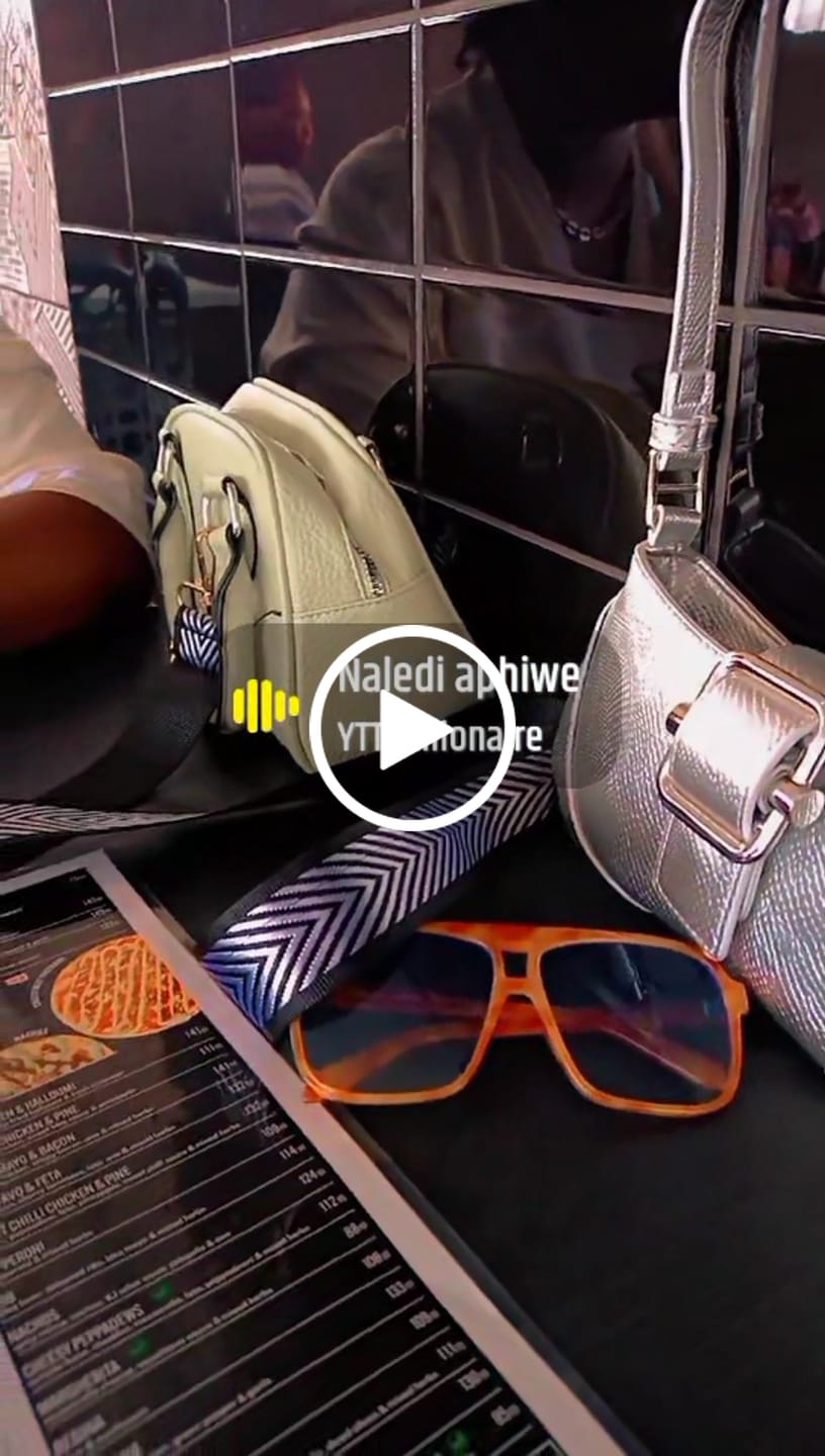 Customer video review of Silver Lily Shoulder Bag