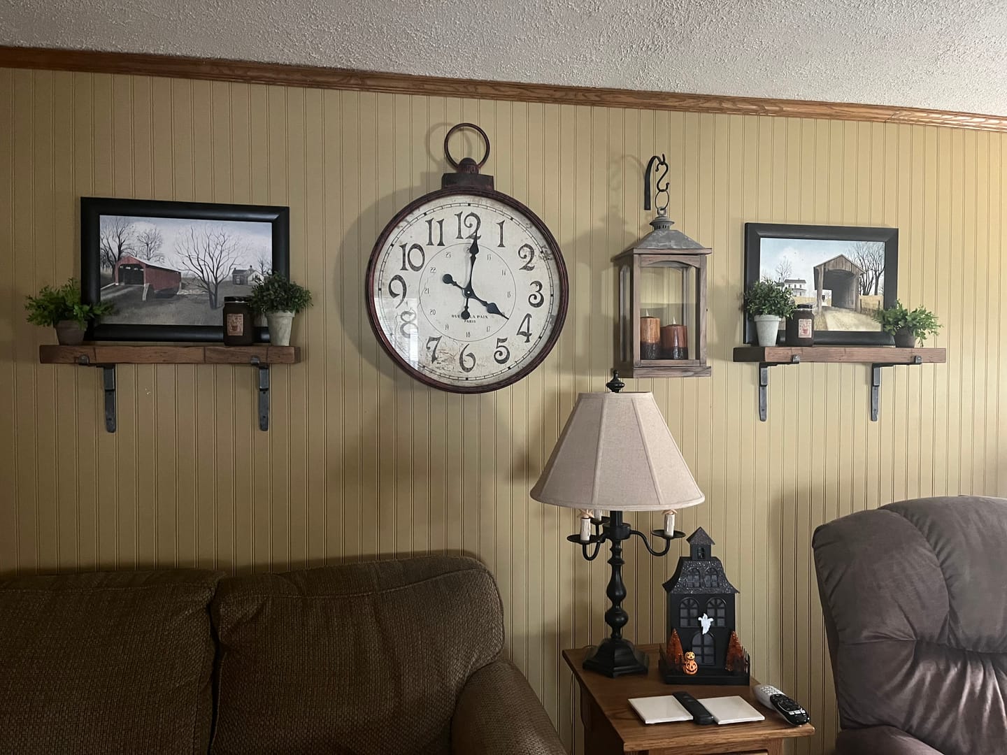 Customer photo review of 2 FT Rustic Shelf with Iron Brackets