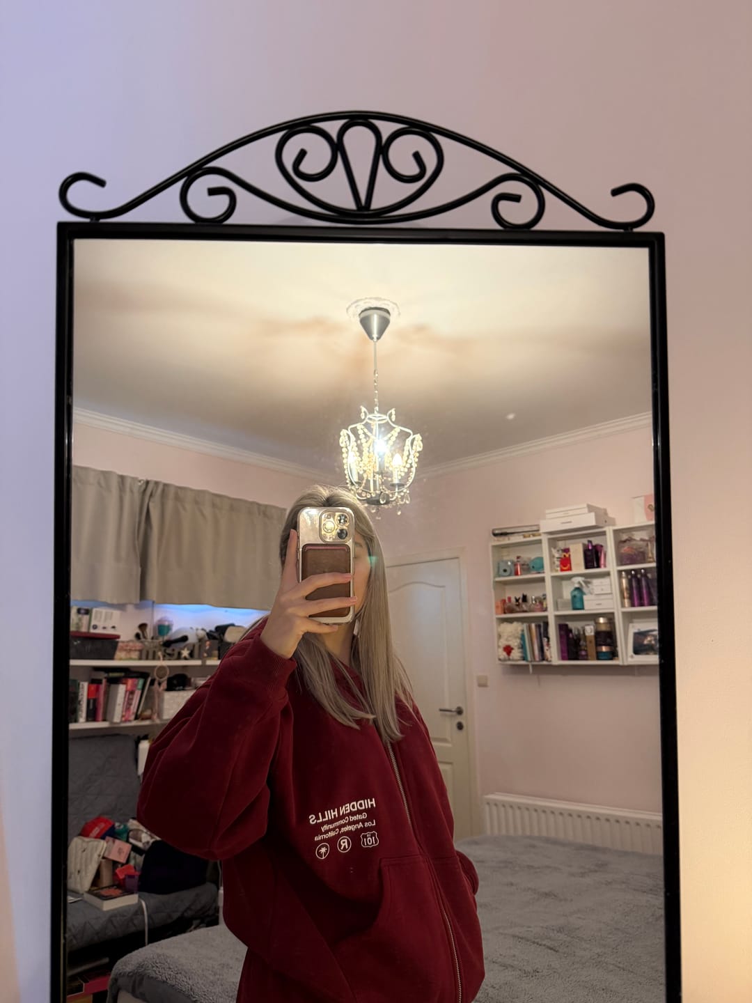Kundenbewertung mit Foto von LABEL ZIP HOODIE BURGUNDY