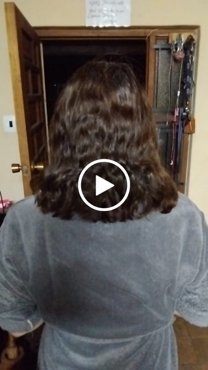 Customer video review of Kerastase Gloss Absolu High-Shine Anti-Frizz Conditioner 250ml