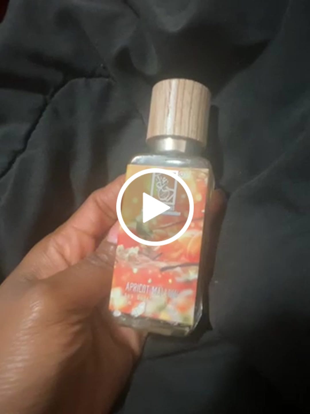 Customer video review of Apricot Mallow
