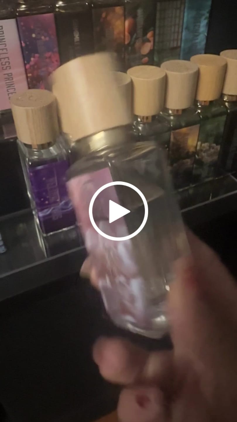 Customer video review of Musky Marshmallow