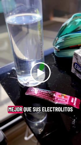 Customer video review of Electrolitos Sabor Berries - Bebida Hidratante en Polvo 12 sticks