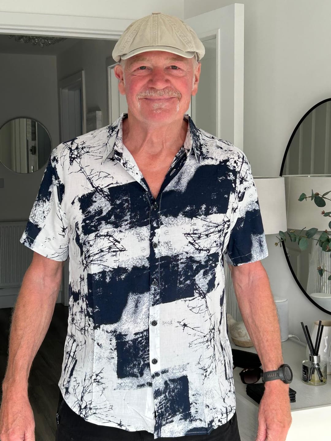 Customer photo review of Men's Retro Short Sleeve Holiday Casual Shirt