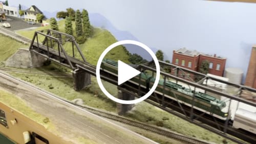 Customer video review of WalthersProto 920-42921 EMD E8 A-A with LokSound 5 Sound & DCC - Southern #6903 & 6915, HO