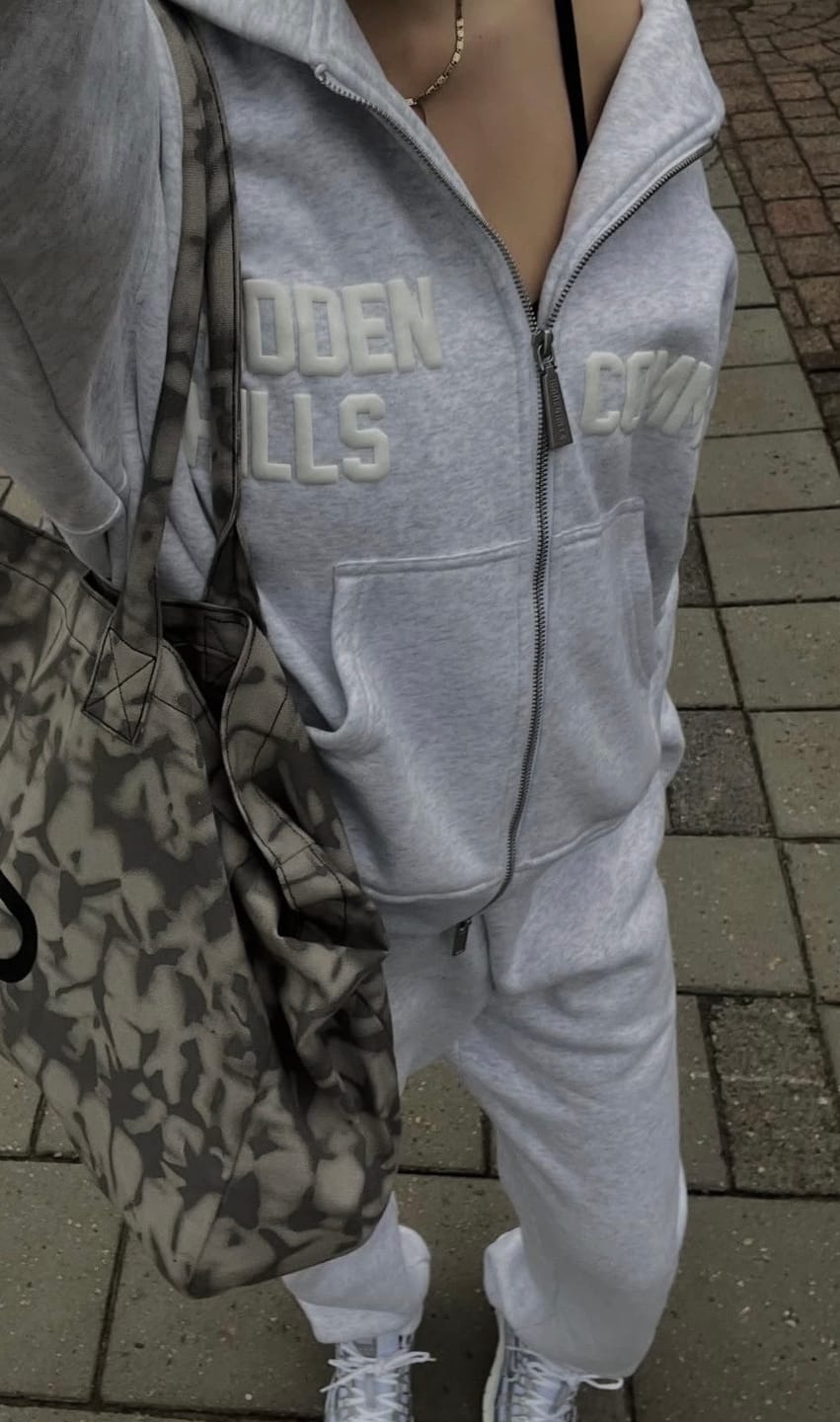 Customer photo review of GATED COMMUNITY STRAIGHT LEG SWEATPANTS BLACK