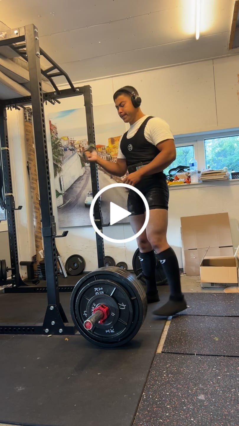 Customer video review of Black Singlet, Unisex – IPF Approved