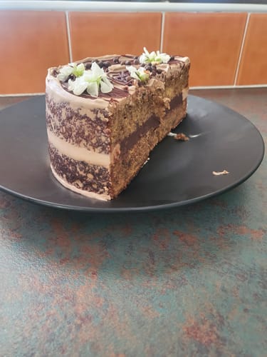 Customer photo review of banana chocolate cake