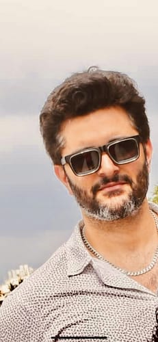 Customer photo review of Smuggler | Matt Black & Silver Unisex Sunglasses | Black Lens - MG6421