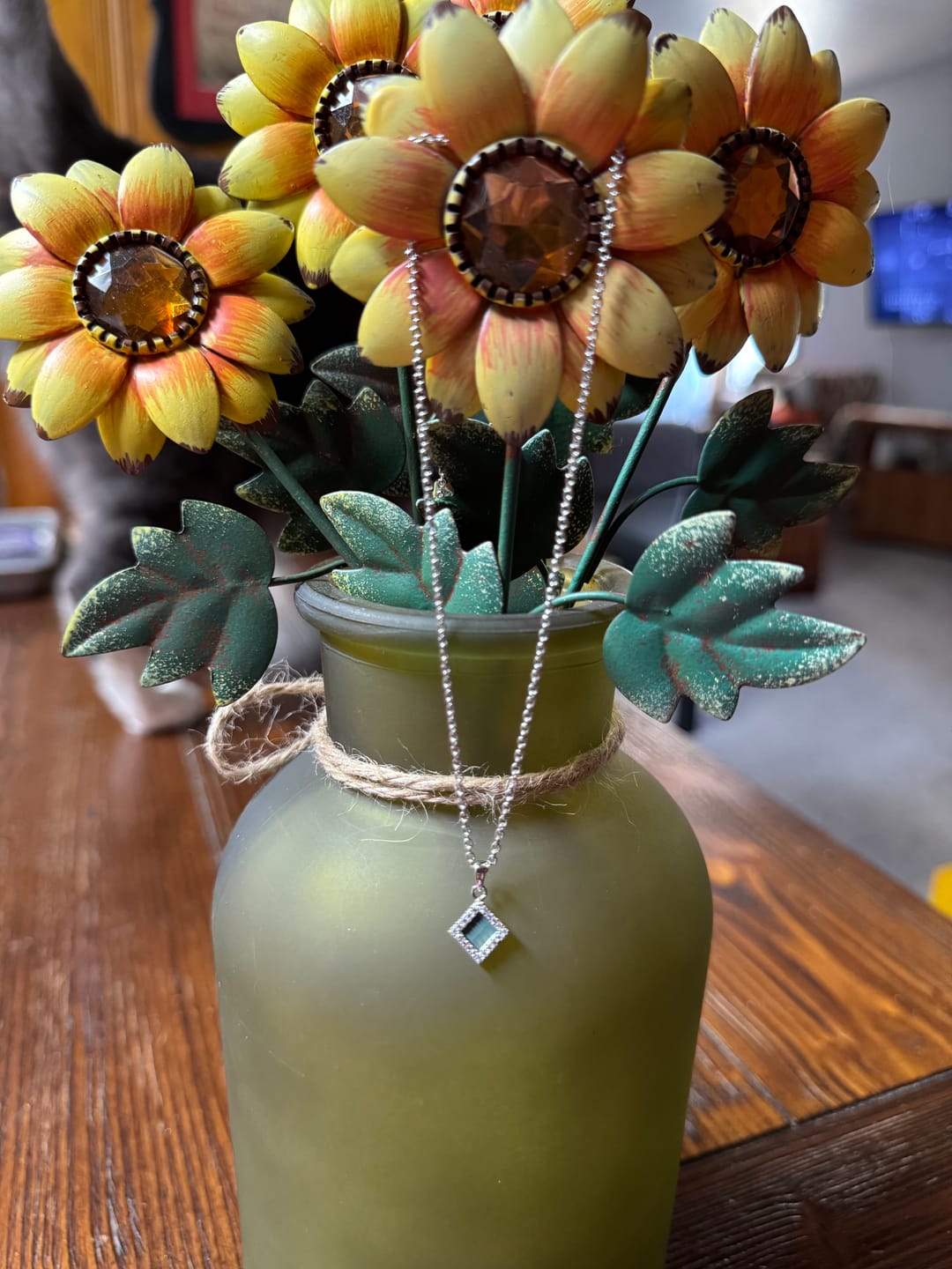Customer photo review of TANAOR Shiny Necklace