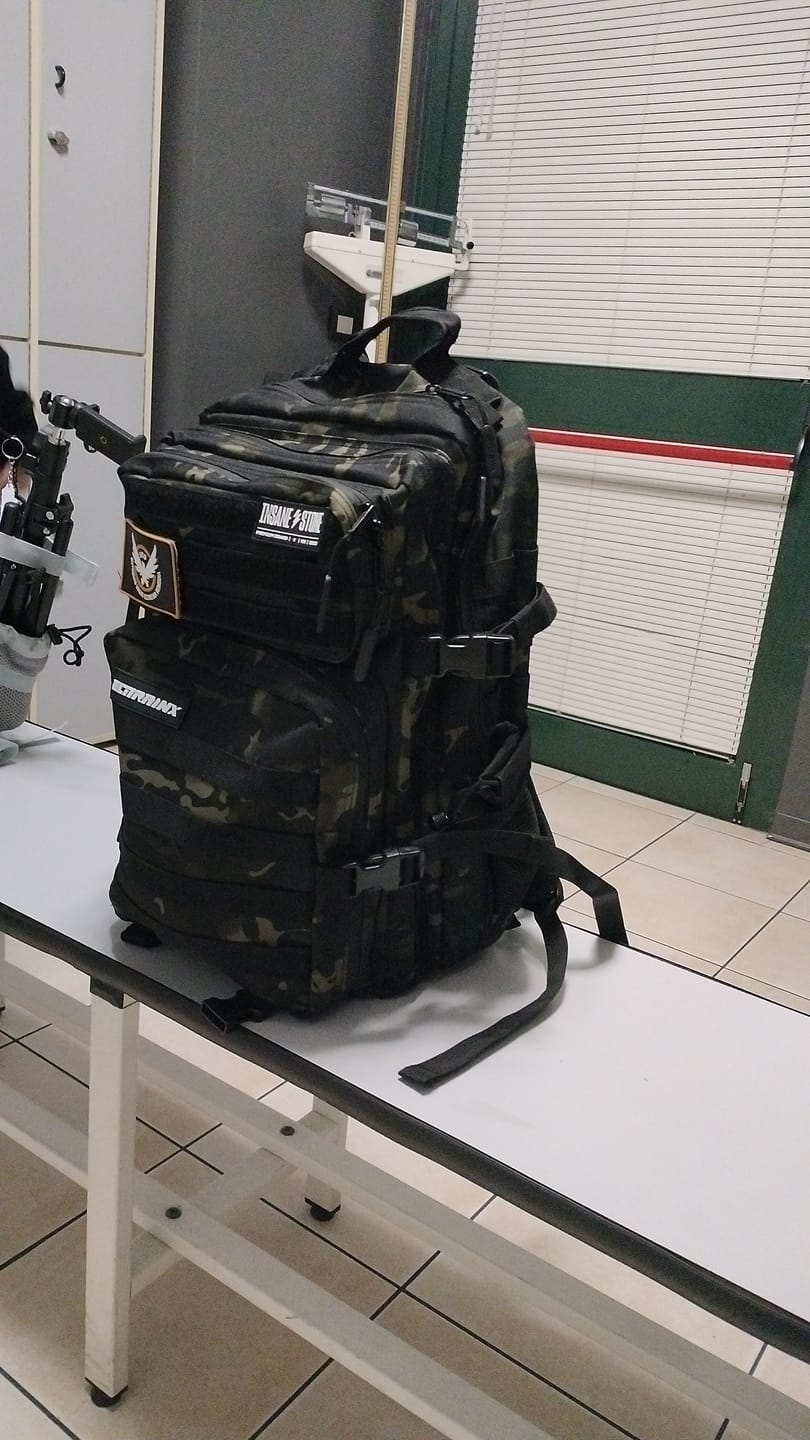 Customer photo review of Mochila Táctica 45L con compartimento para comida Negro Camuflaje