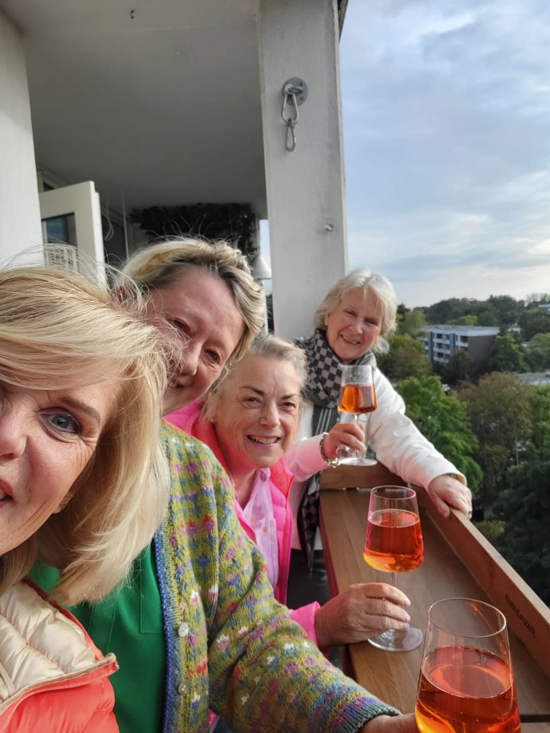 Customer photo review of Balkonzeit Bar aus Massivholz