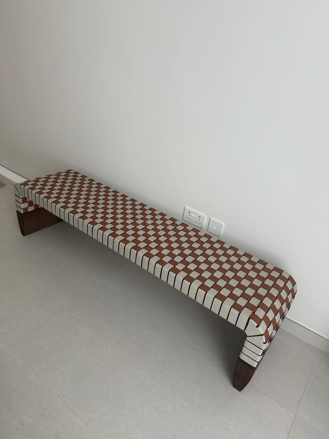 Customer photo review of Hanzo Solid Wood & Saddle Leather Bench - JK-A176