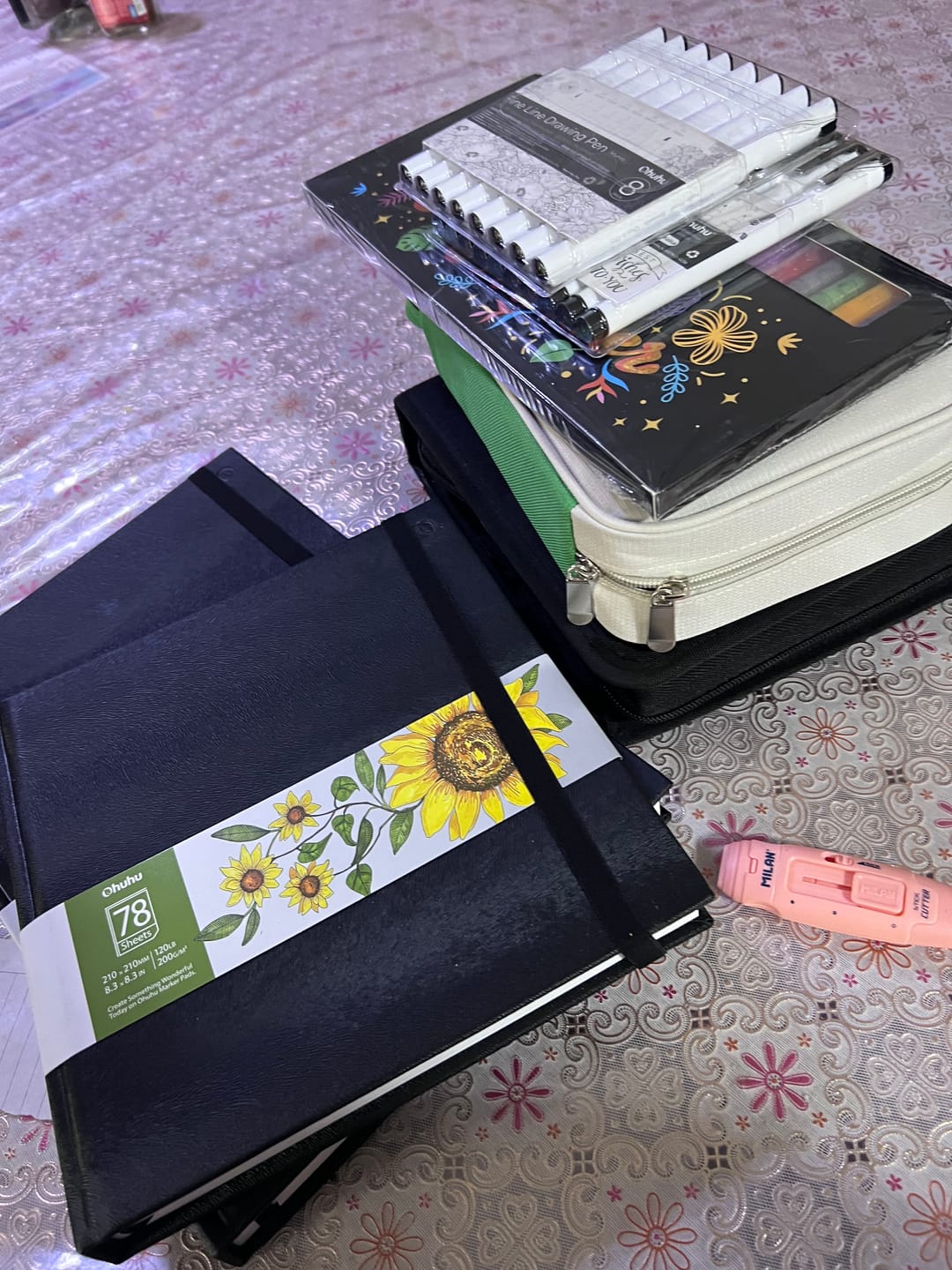 Customer photo review of Ohuhu Acrylic Markers 24 Colors 48 Pack