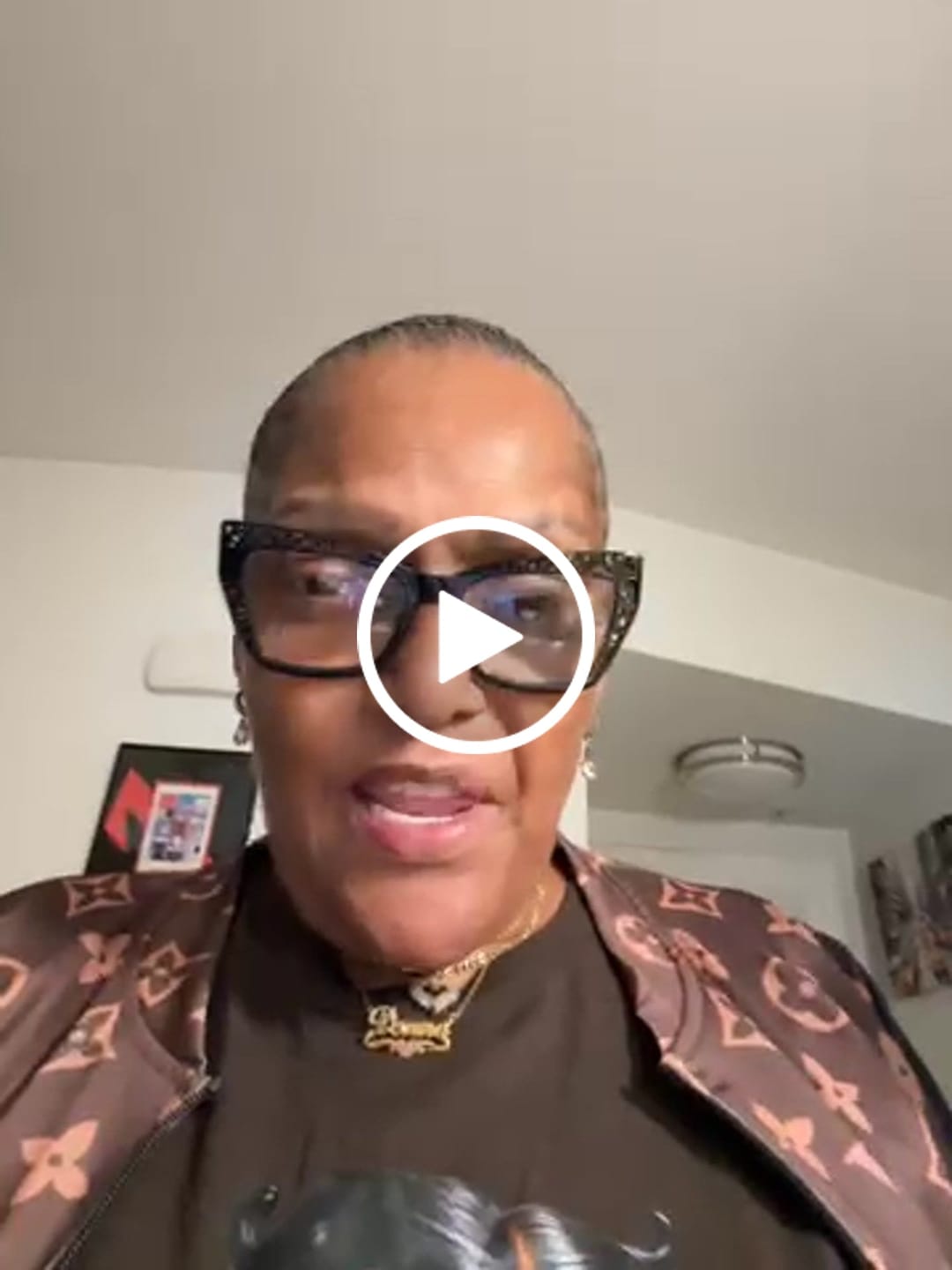 Customer video review of Talc-Free Coconut Milk & Oats Body Powder