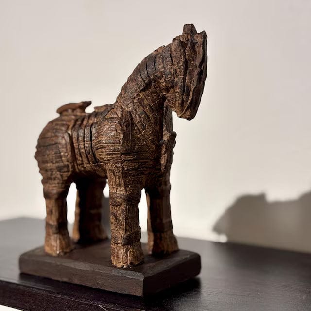 Customer photo review of Truva Atı Heykeli – Mitolojik Dekoratif Replika – Kahverengi Koleksiyonluk Arkeoloji Figürü | ArkeoArt