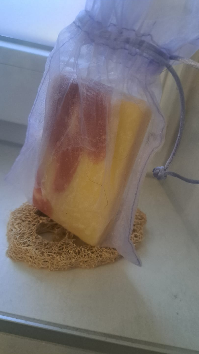 Customer photo review of 15% Ylang Ylang & Patchouli Haarseife (Beruhigend & Tiefenpflegend)