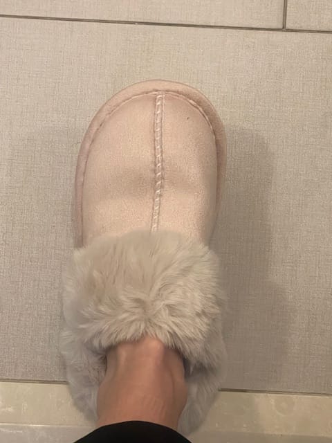 Customer photo review of Nordic Comfy Slippers