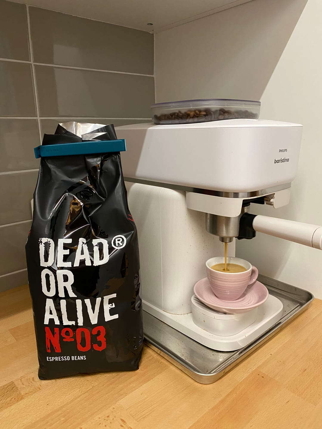Customer photo review of DEAD OR ALIVE COFFEE No3 – Espresso Blend, 100% Robusta, Medium-Dark Röstung, säurearm, für Vollautomat & Siebträger