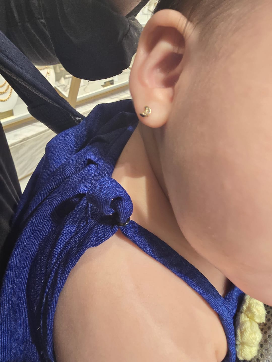 Customer photo review of 1- Broquel Oro 14k