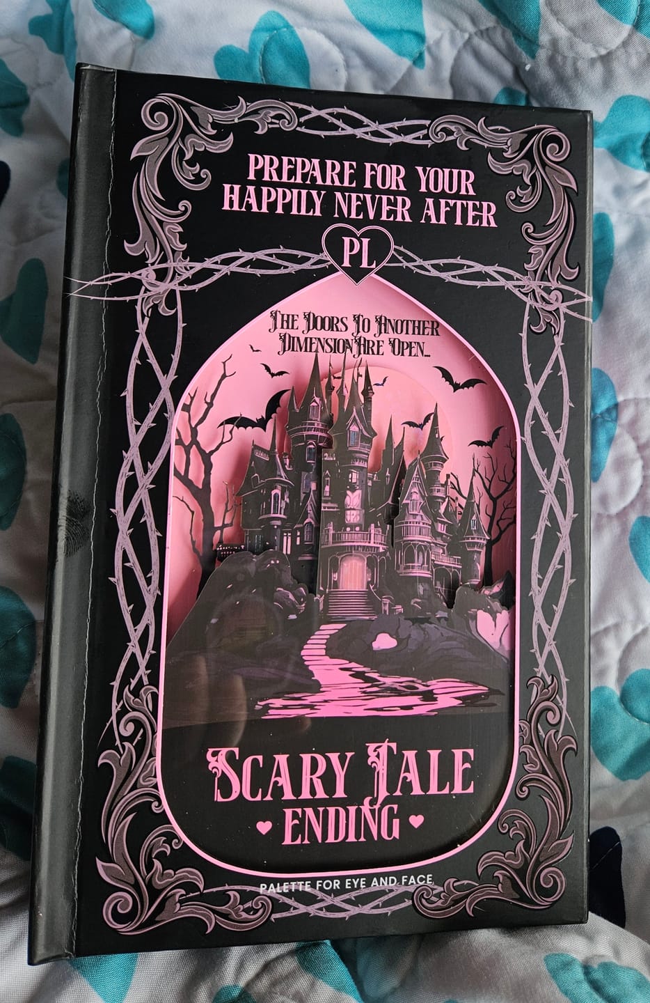 Klantfotorecensie van P.Louise Scary Tale Ending Halloween Palette