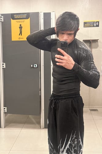 Customer photo review of Void Tech™ Soul Decay longsleeve Compression [DARKNESS]