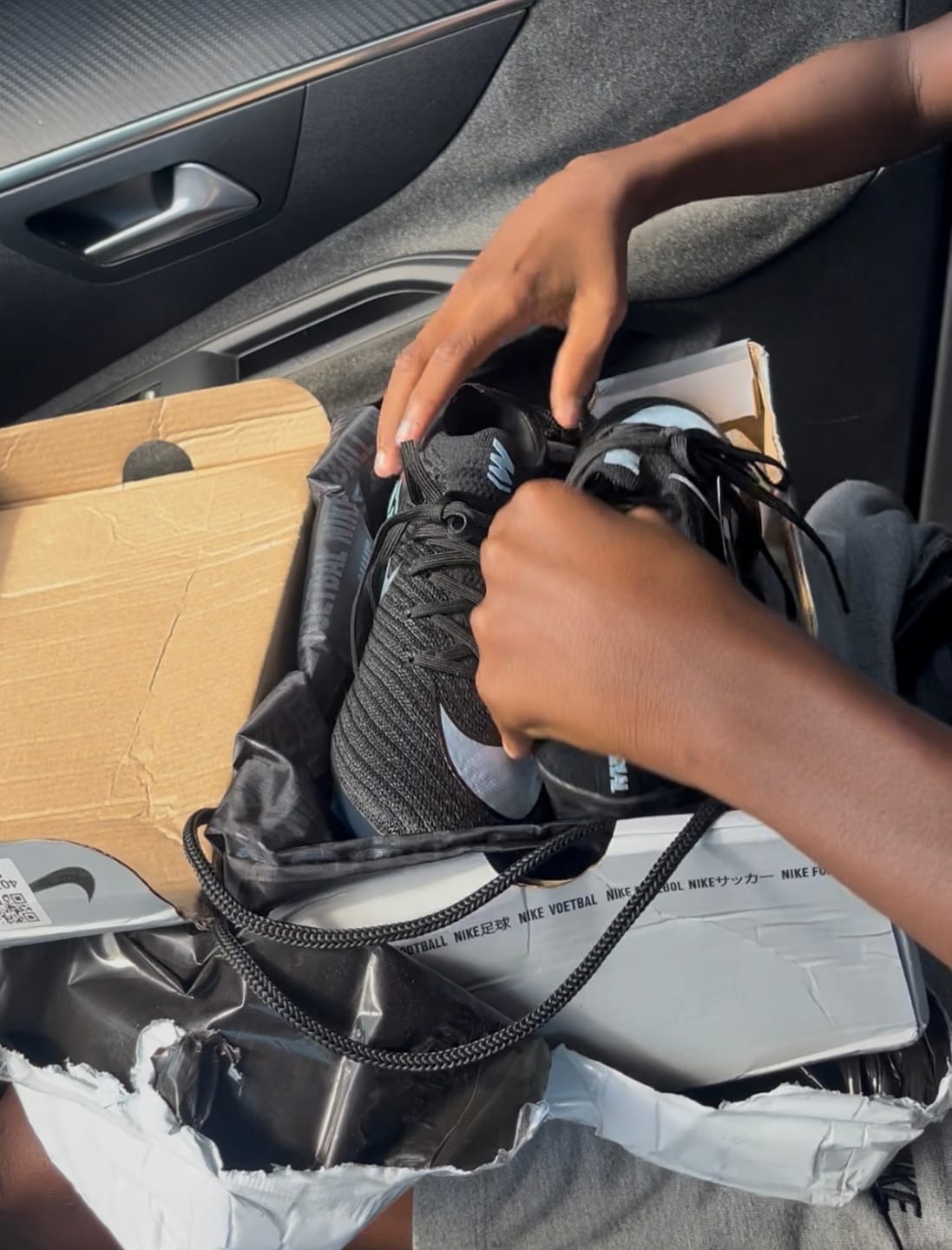 Customer photo review of Air Zoom Mercurial Vapor 16 Elite FG Shadow - Noir/Bleu