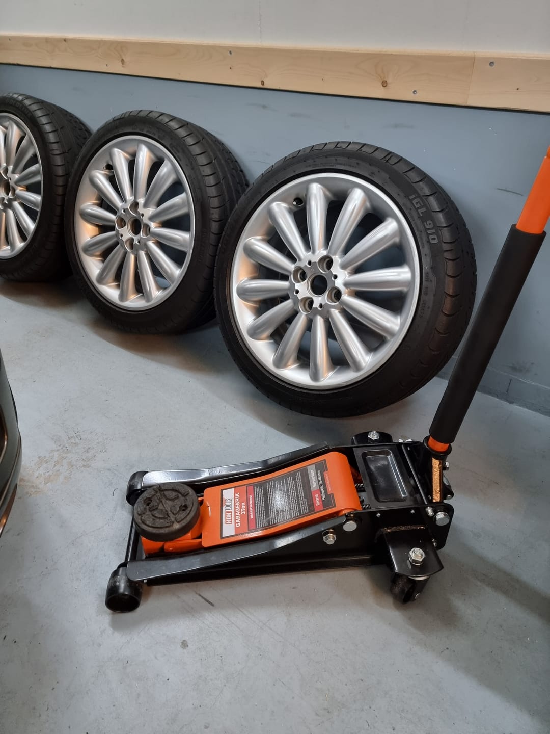 Customer photo review of Garagekrik 3000KG | extra laag 83mm - 465mm | dubbele plunjers | snelle hefboom