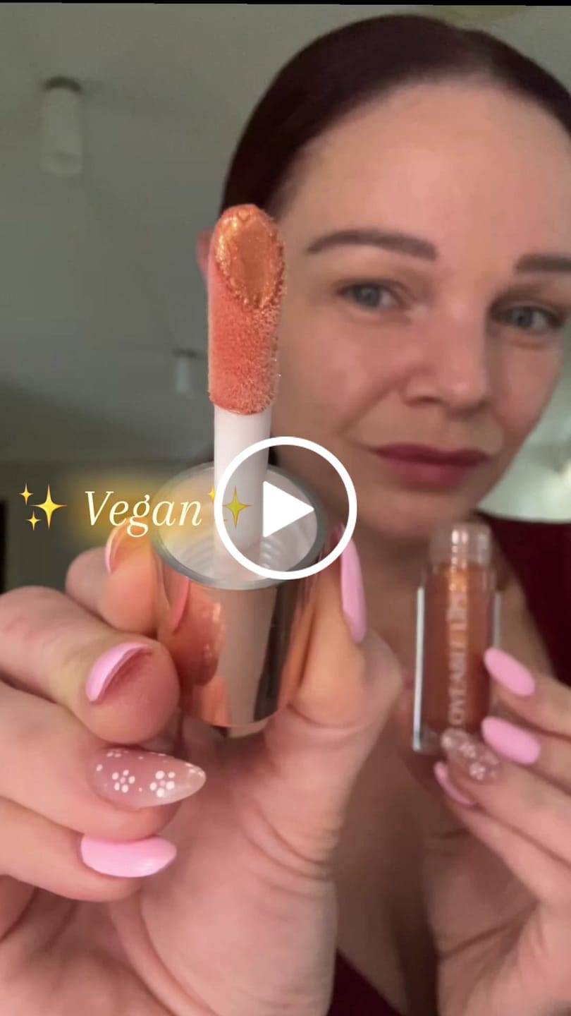 Customer video review of Radiant Rose Gold Lip Gloss