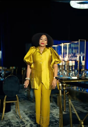 Customer photo review of Leah Blazer 3 Piece Set