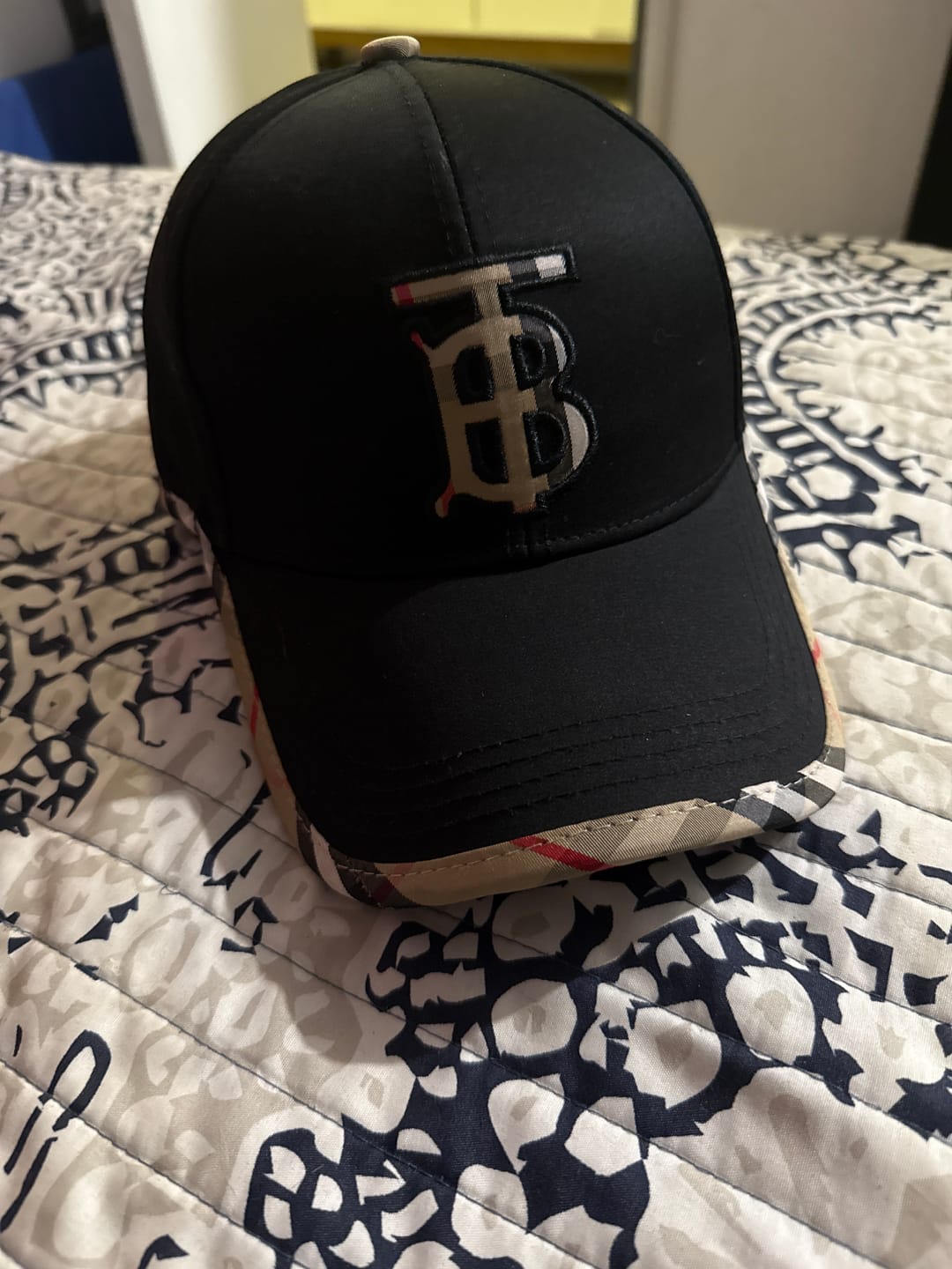 Customer photo review of Gorro Jockey Burberry