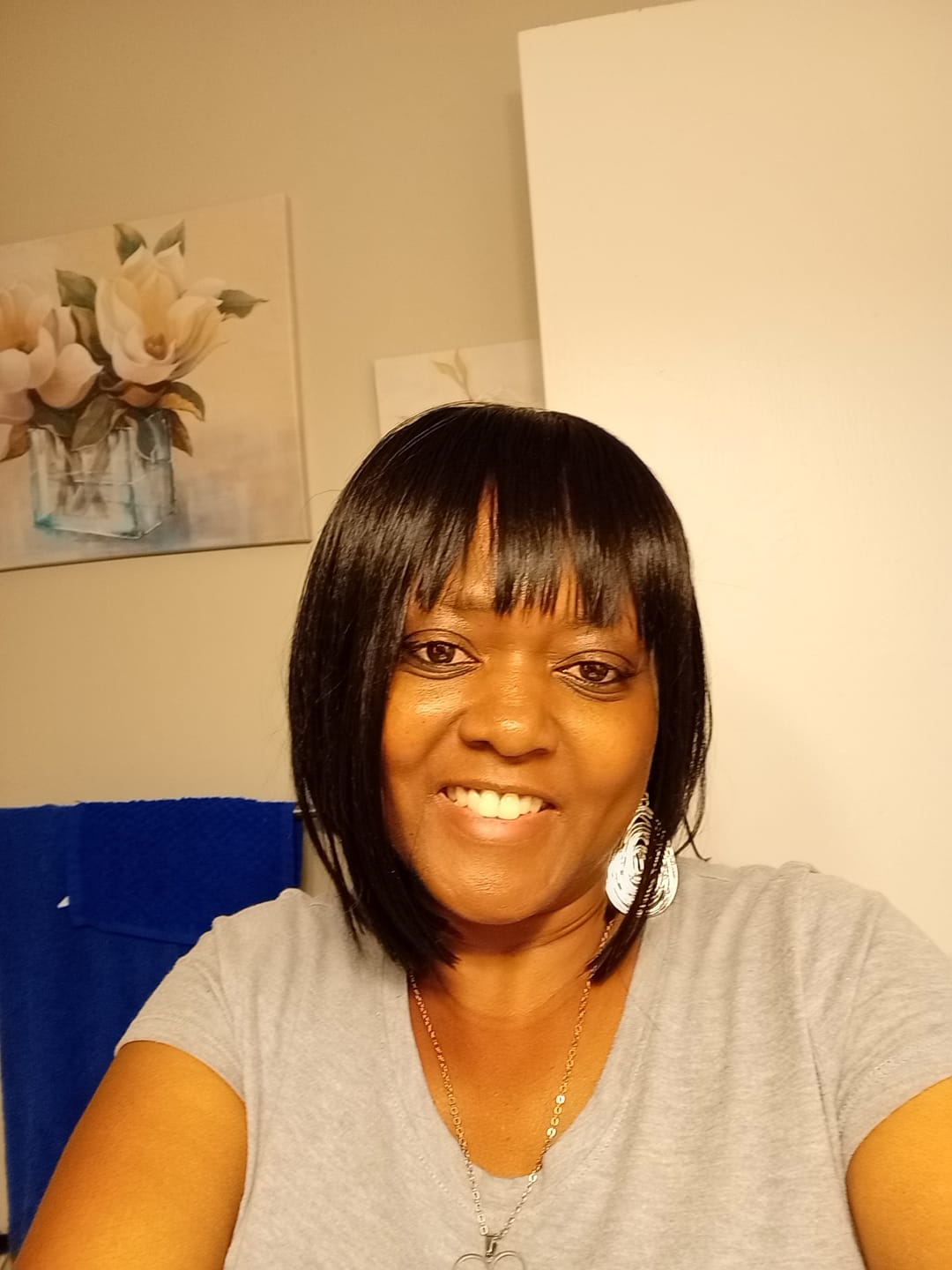 Customer photo review of Shake N Go Legacy Human Hair Blend Full Wig - VICTORIA