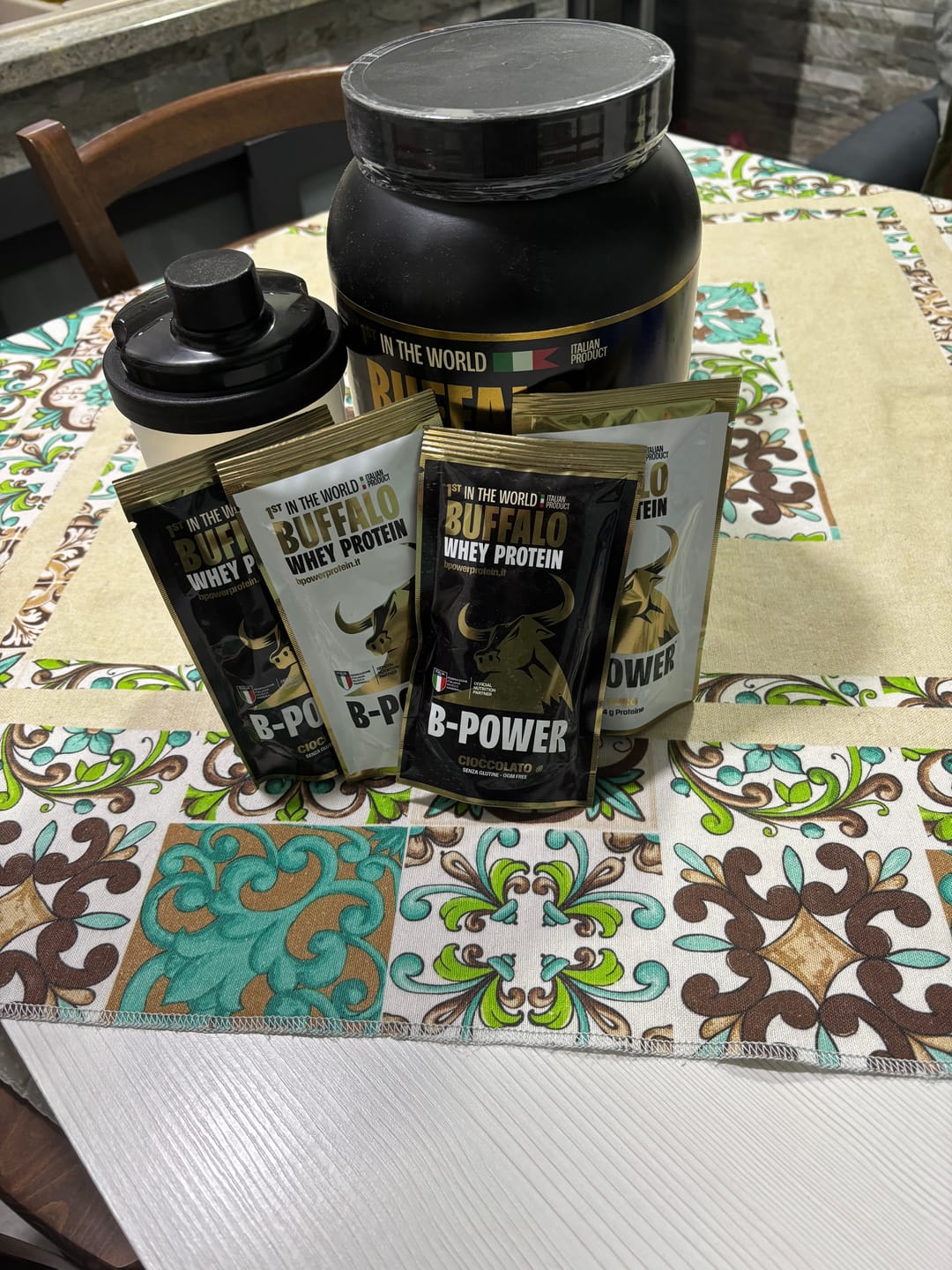 Customer photo review of Box Promo - Buffalo Whey -  1 Barattolo di Proteine in Polvere + Omaggio 1 Shaker e 4 Bustine