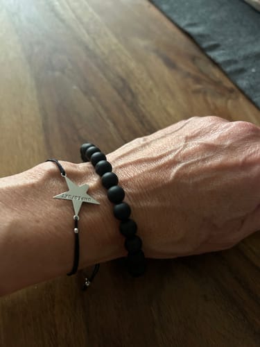 Jessica H. review of »Seelen-Balance« Armband aus echten Onyx-Perlen image 1 out of 4