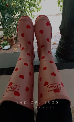 Customer photo review of Botas Maca Pink Love