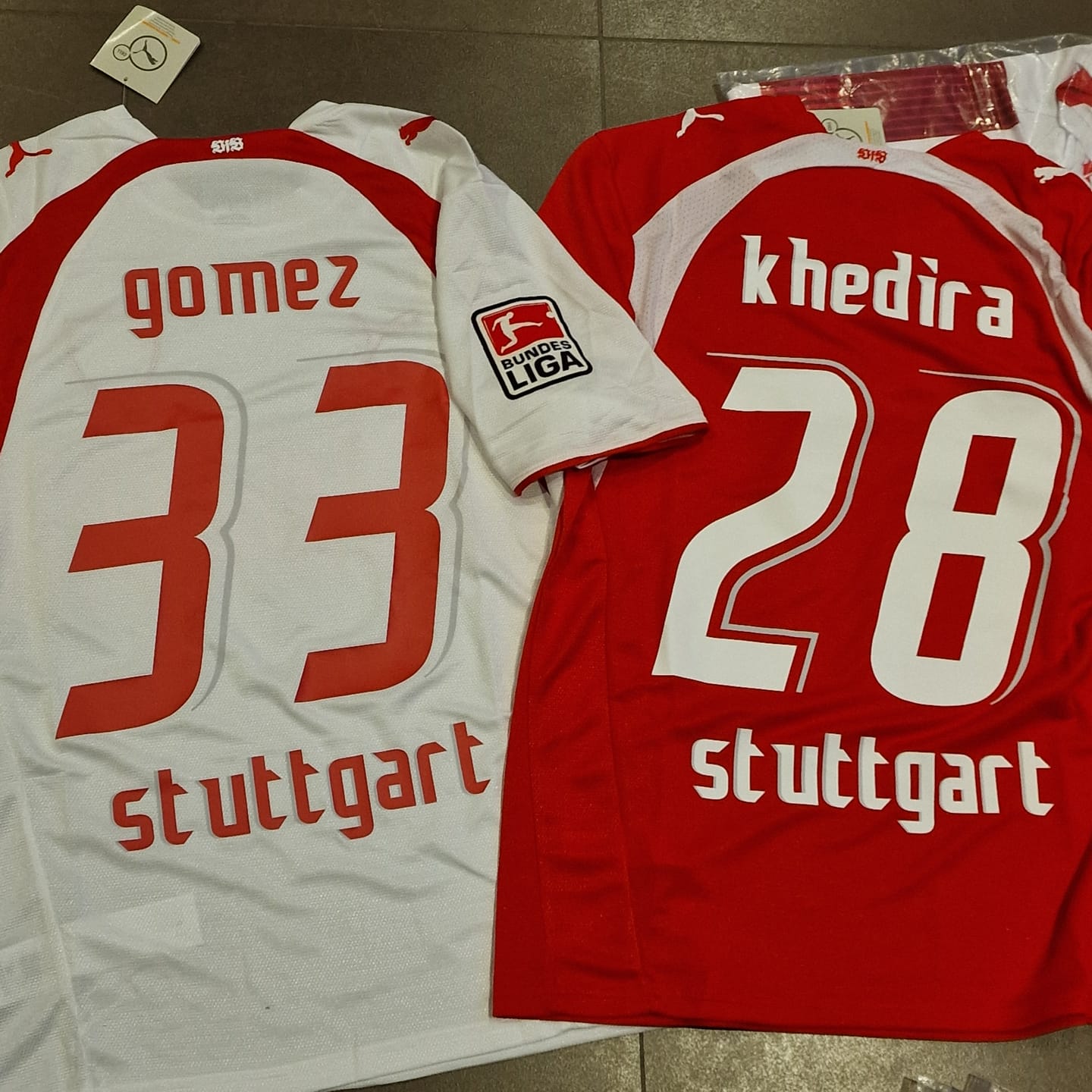 Customer photo review of Mario Gomez VfB Stuttgart 2006-07 Heimtrikot Retro Football Soccer Kit Football Jersey