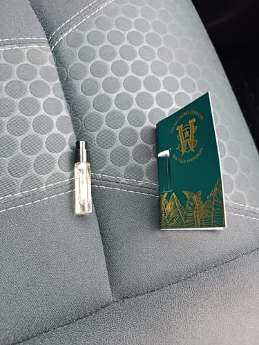 Customer photo review of Tabac Soleil