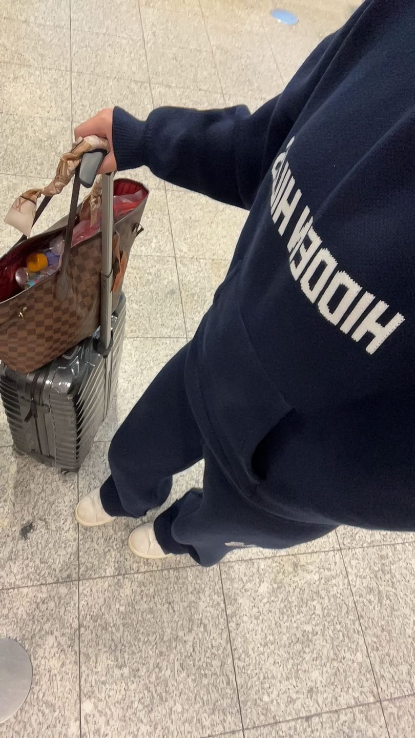 Kundenbewertung mit Foto von KNIT HOODIE NAVY