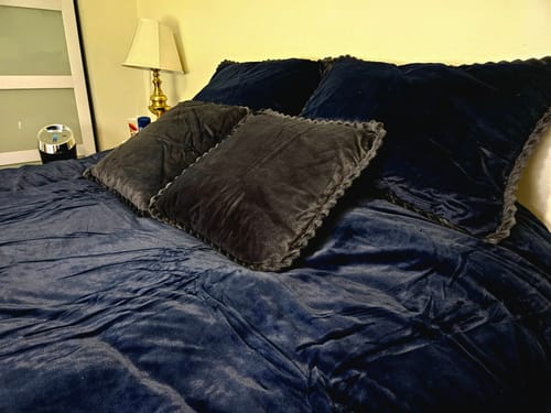 Customer photo review of Amorgos Fine Velvet Bedding Set