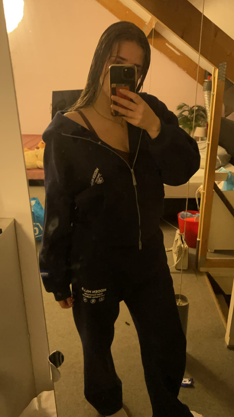 Customer photo review of LABEL STRAIGHT LEG SWEATPANTS NAVY