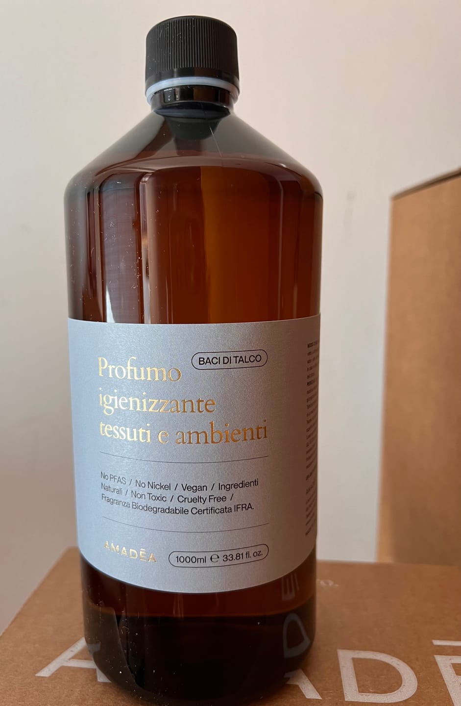 Customer photo review of Profumo "Baci di Talco" igienizzante tessuti e ambienti - Ricarica da 1L