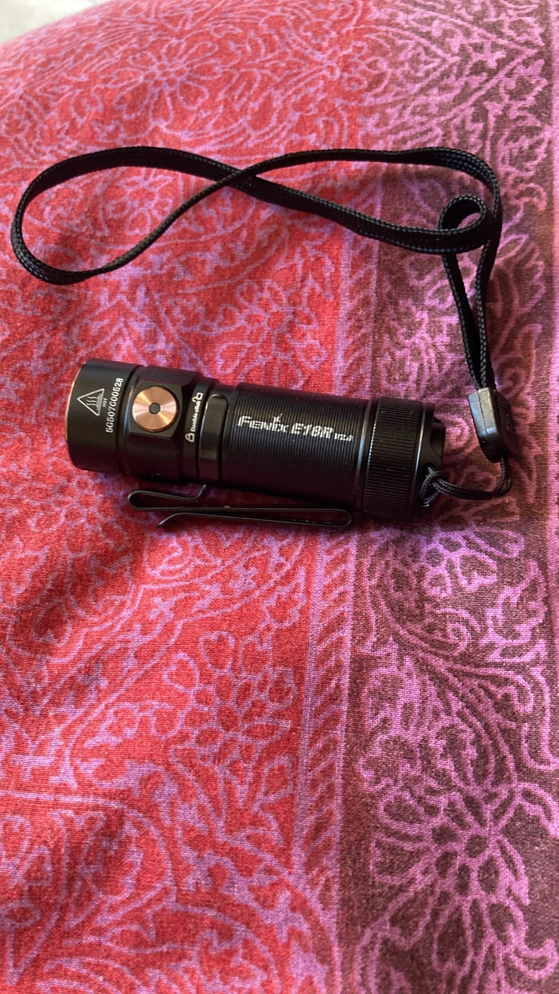 Customer photo review of Fenix E18R V2.0 - Lampe de poche rechargeable - 1200 lumens