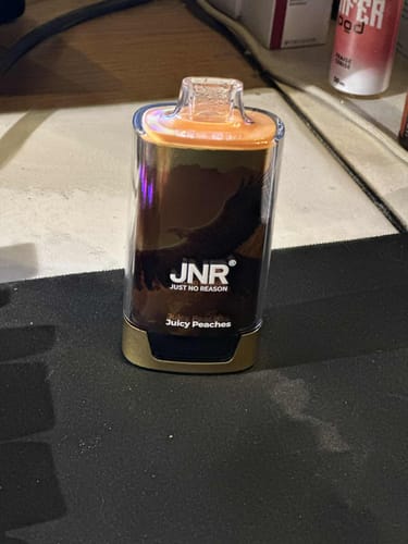 Customer photo review of JNR - Falcon Pro - 28000 Bouffées - 2% de nicotine - Puff Jetable / Vape Disposable