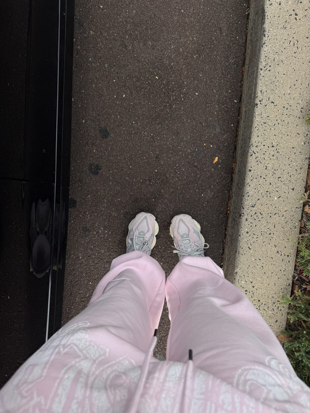 Customer photo review of W257 My eyes are up here Jogger