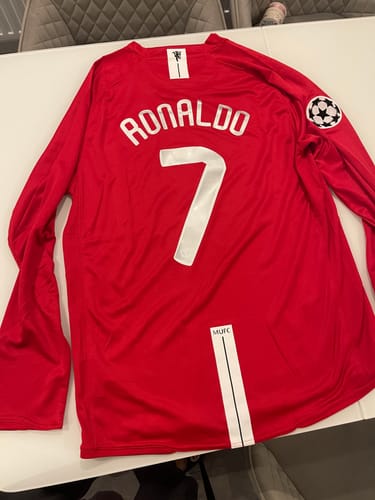 Customer photo review of Cristiano Ronaldo Manchester United 2008 Fifa World Cup Champions League Patch Retro Jersey