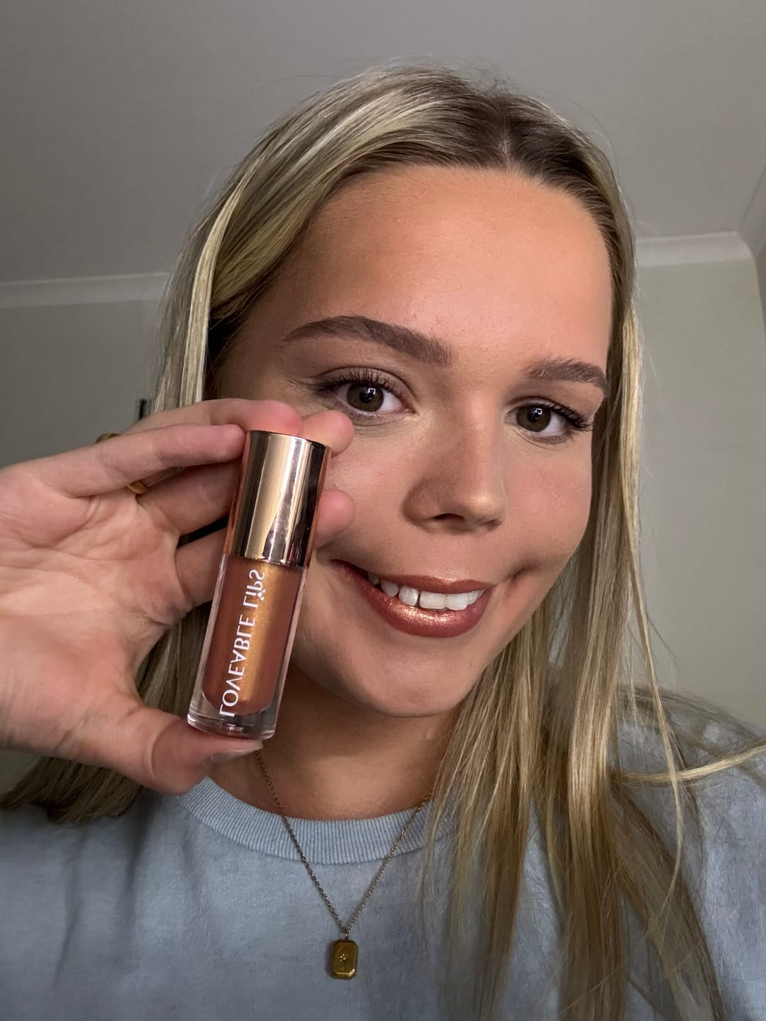 Customer photo review of Radiant Rose Gold Lip Gloss