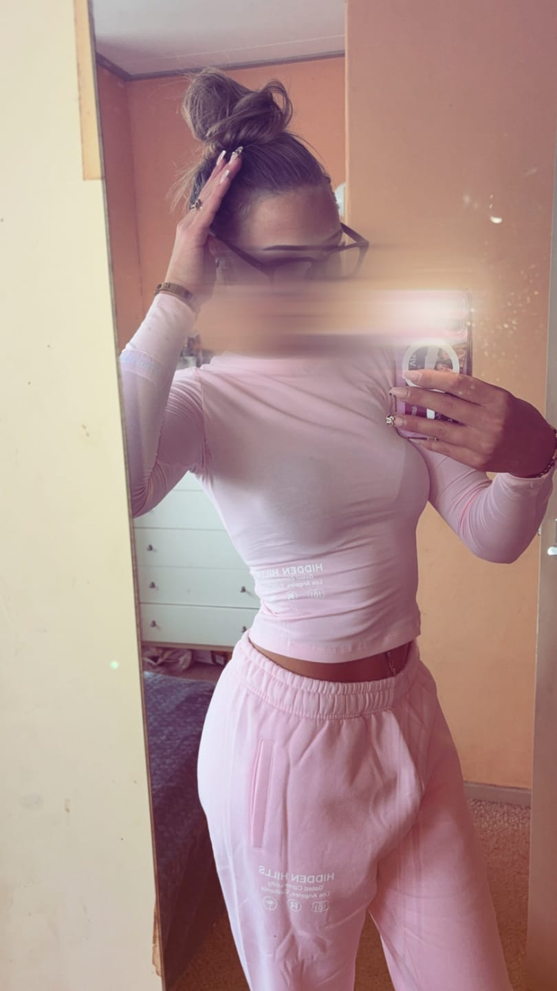 Customer photo review of LABEL LONGSLEEVE TOP LIGHT PINK