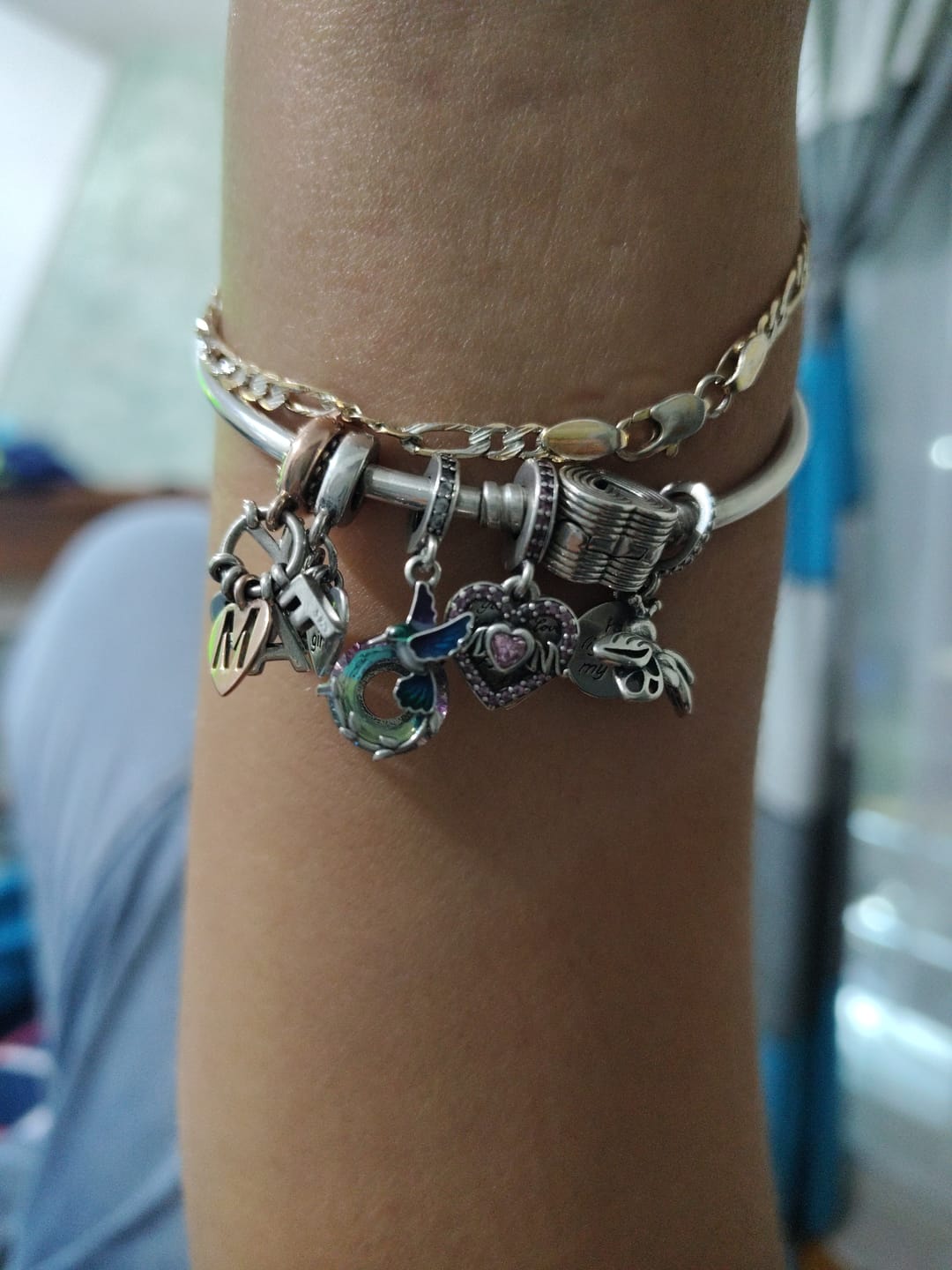 Customer photo review of Charm Colibrí de la Eterna Vida
