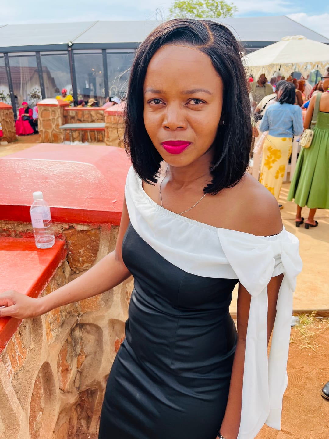 Customer photo review of Double Drawn Glue-less Pre- Bleached Bob 8 Inch - 14 Inch With 5 X 5 Closure