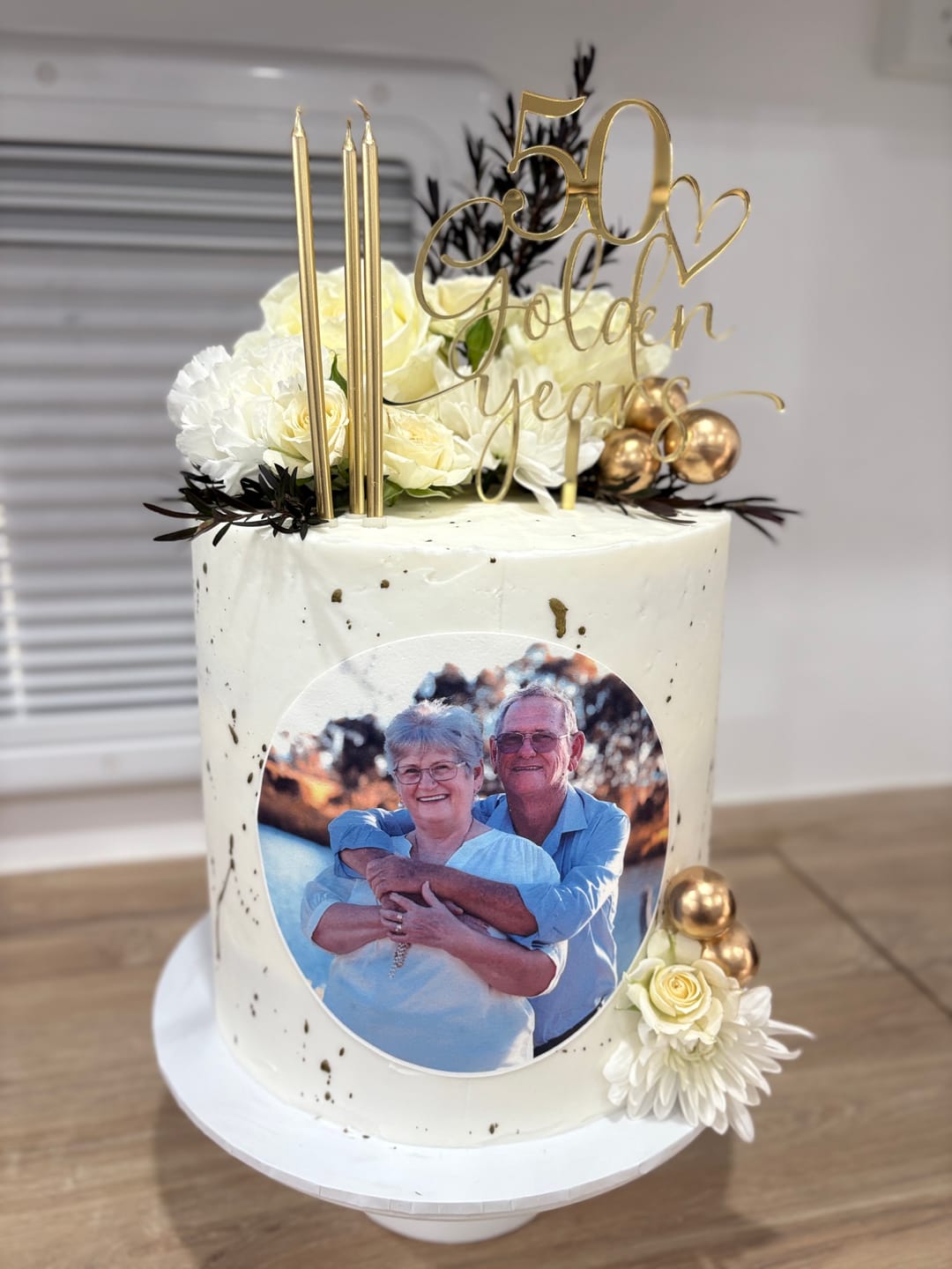 Customer photo review of 15 cm Round Custom Edible Icing Image